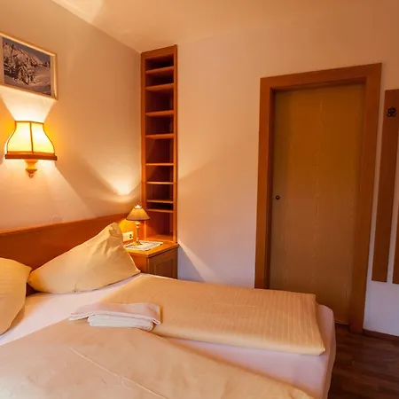 Haus Am See Apartment